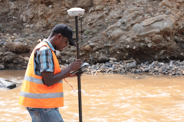 Travaux d’urgence de stabilisation des berges de la rivière Ntahangwa.