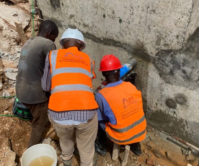 Essais de vérification d’un mur en béton après éboulement