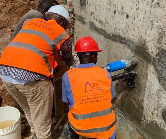 Essais de vérification d’un mur en béton après éboulement