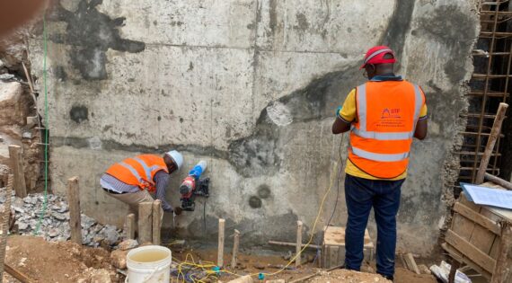 Essais de vérification d’un mur en béton après éboulement