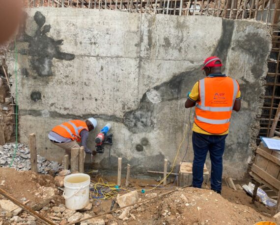 Essais de vérification d’un mur en béton après éboulement