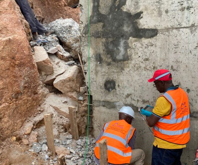 Essais de vérification d’un mur en béton après éboulement